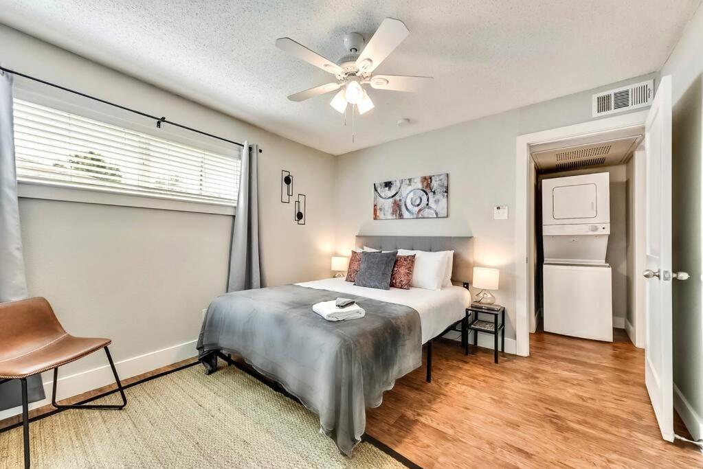 Апартаменты Hello Gorgeous Flat Near Downtown! Даллас Экстерьер фото